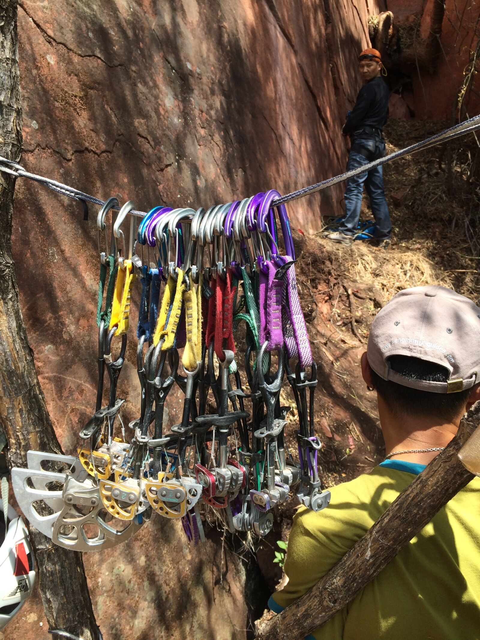 iPhone 5s back camera 4.12mm f/2.2 sample photo. Climbing laojunshan, traditional rock photography