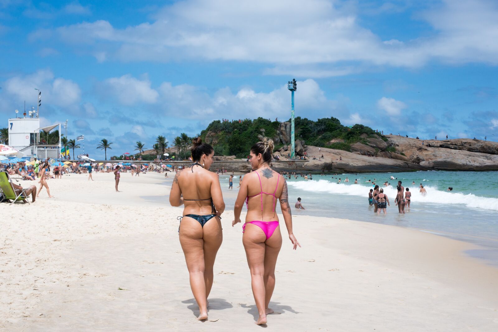 Nikon D800E sample photo. Beach, sand, body of photography