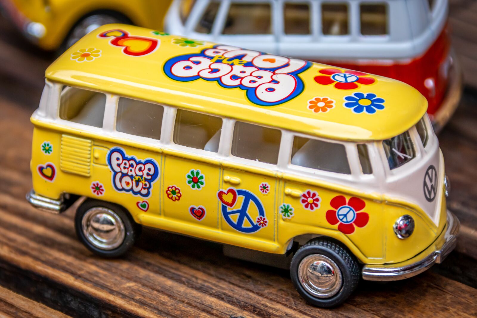 Canon EOS 80D sample photo. Bus, automotive, toys photography