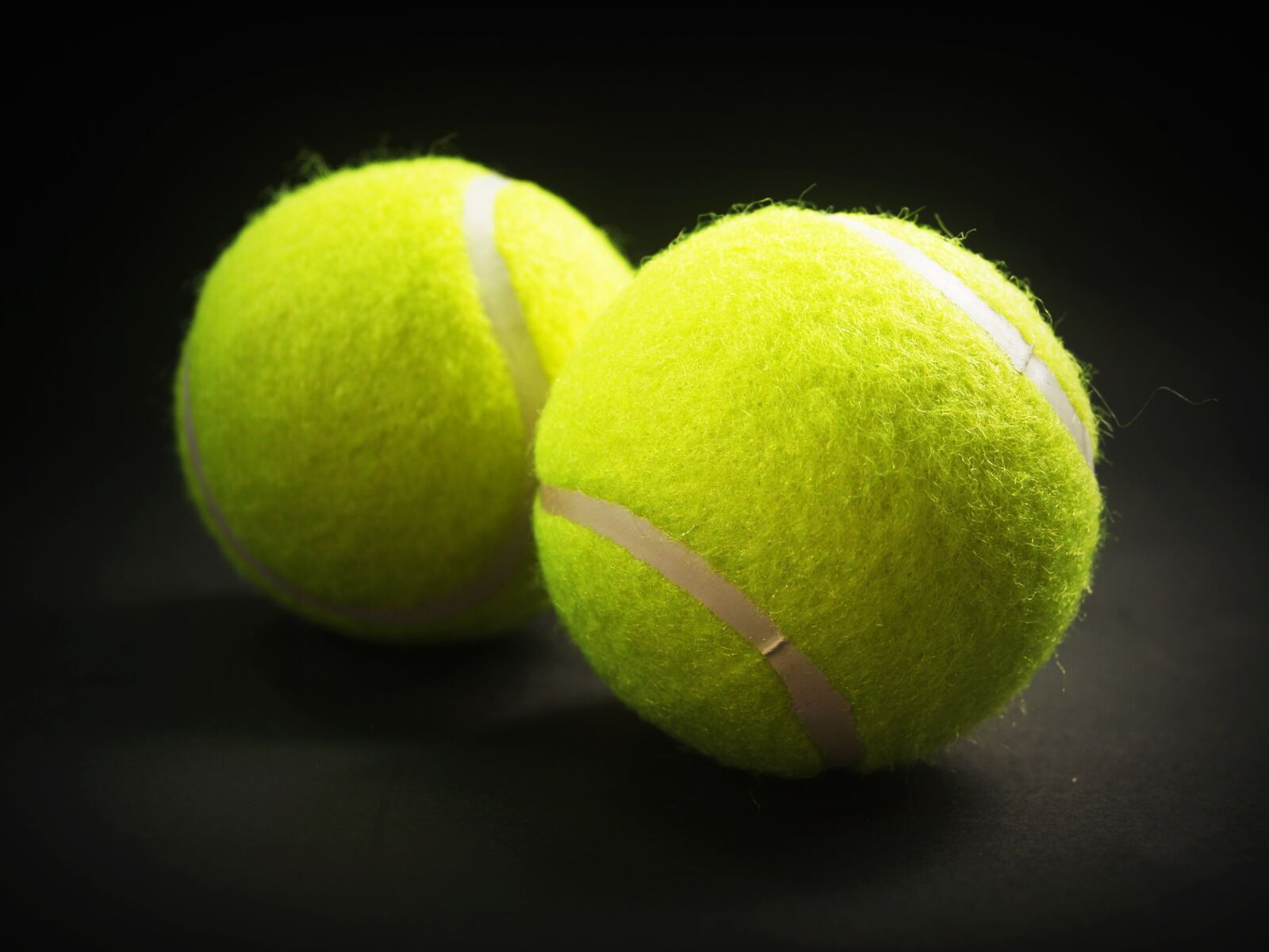 Olympus E-300 (EVOLT E-300) sample photo. Balls, bright, equipment, game photography