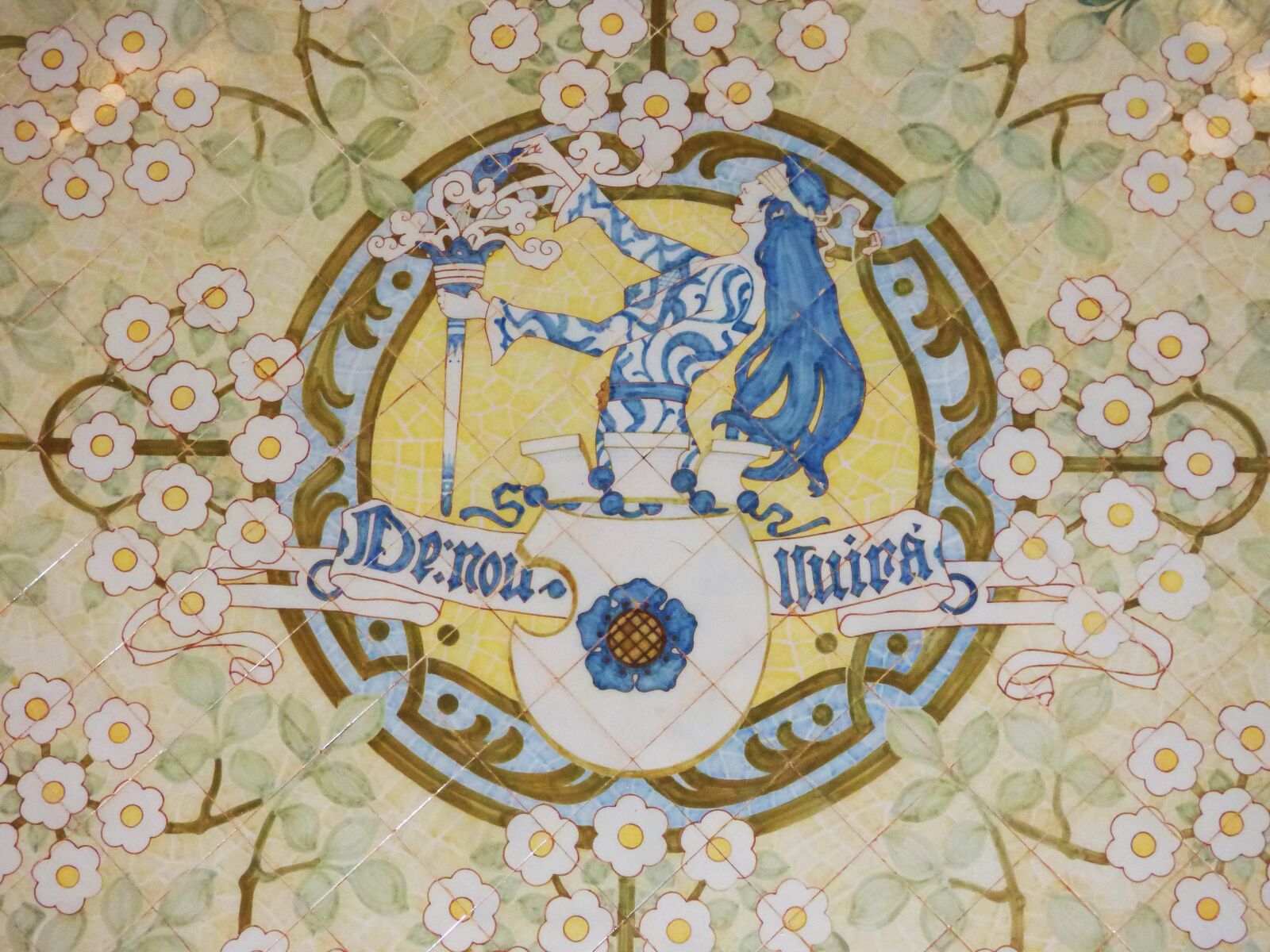 Panasonic Lumix DMC-FZ70 sample photo. Tiles, ceramic, crafts photography