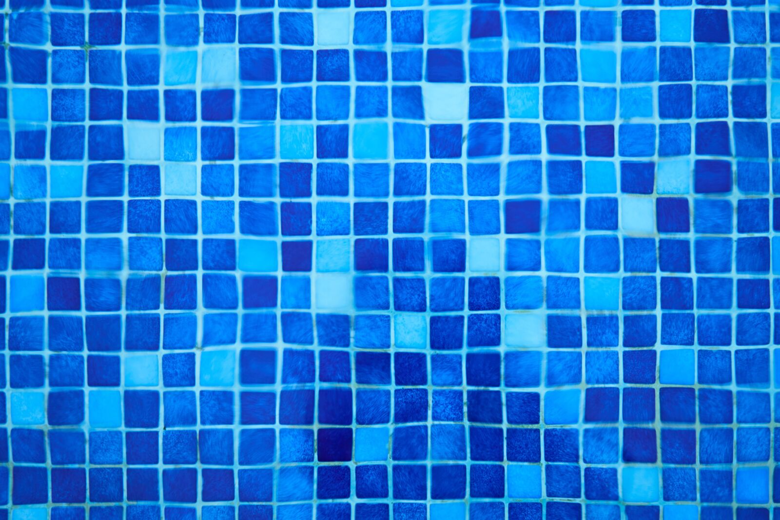 Sony FE 70-200mm F4 G OSS sample photo. Bathroom, pool, tile photography