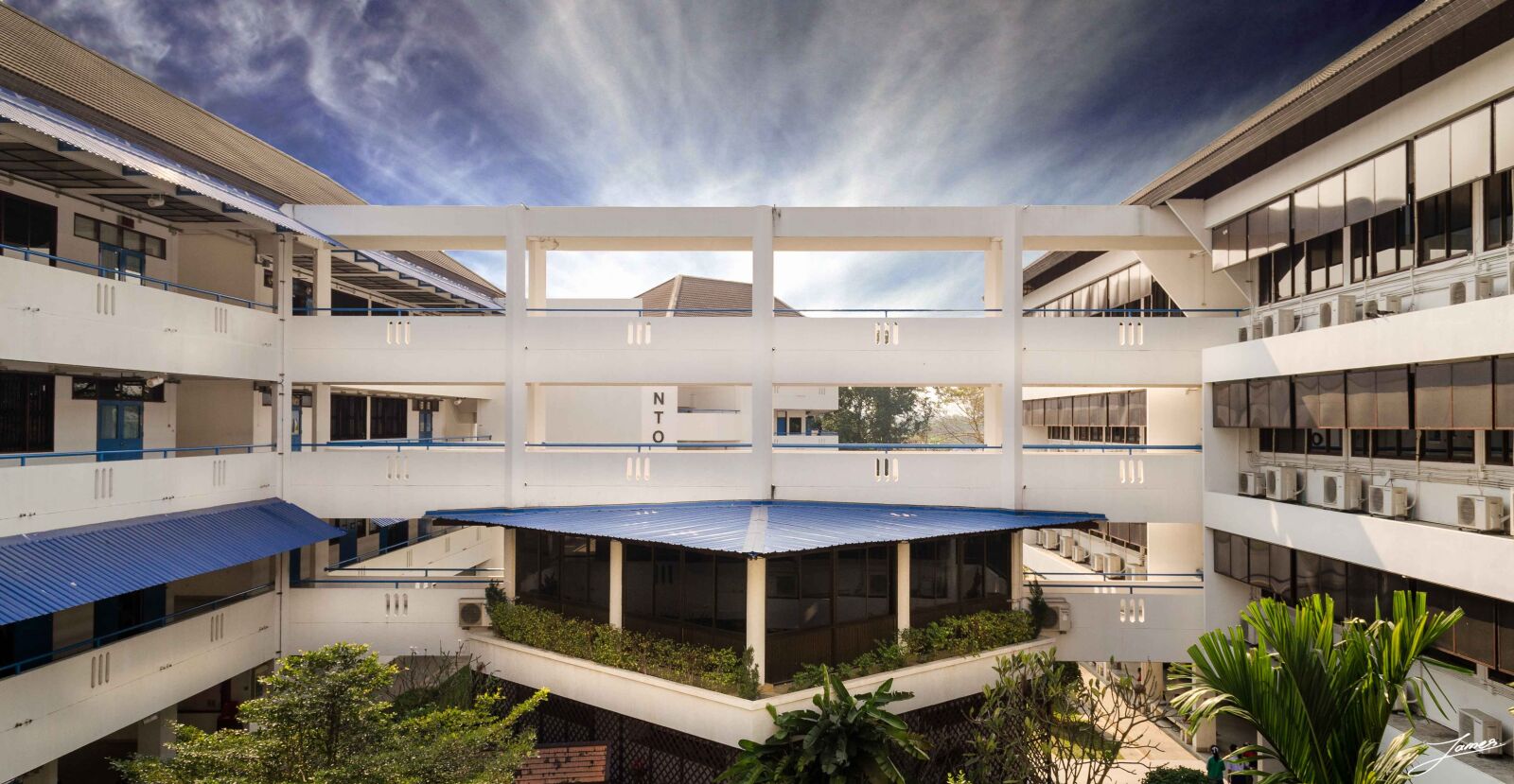 Nikon D5100 sample photo. School, architect, beauty photography