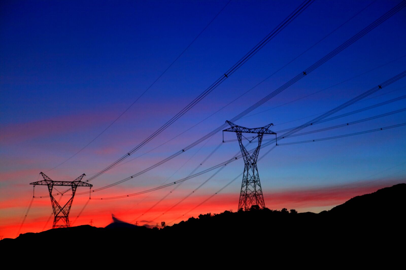 Canon EOS 5D Mark II sample photo. Power, sunset, twilight photography