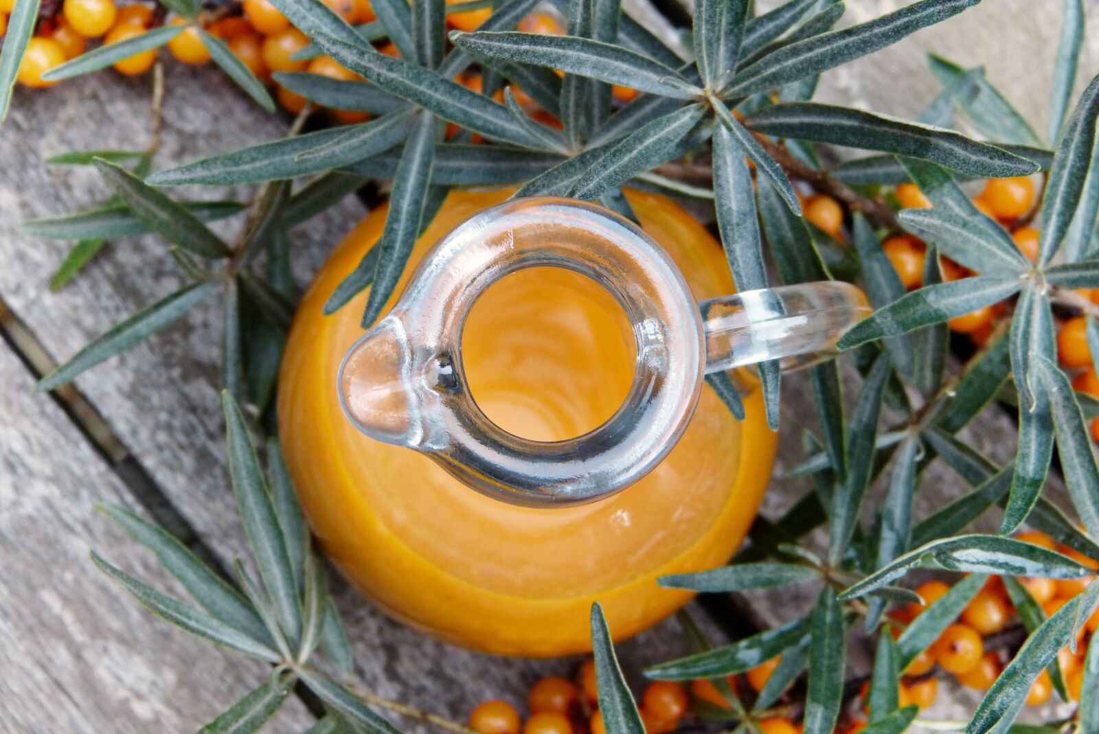Panasonic Lumix DMC-FZ150 sample photo. Sea buckthorn, juice, berries photography