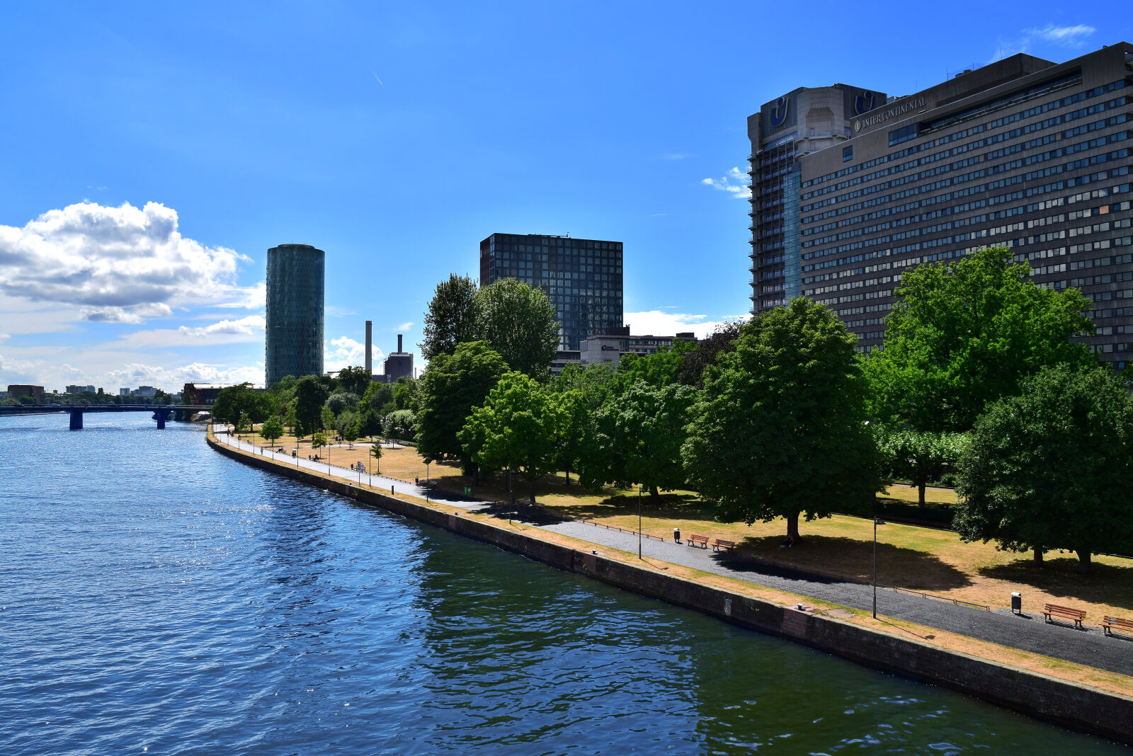 Nikon D3300 sample photo. Blue, water, city, frankfurt photography