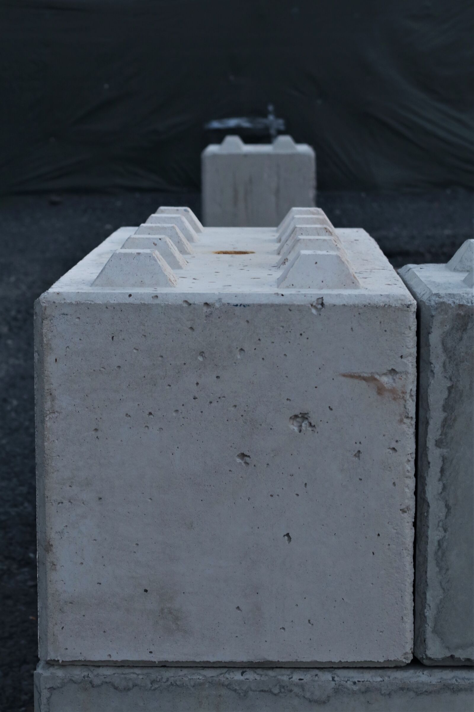 Canon EF 50mm F1.4 USM sample photo. Concrete lego brick, fugue photography