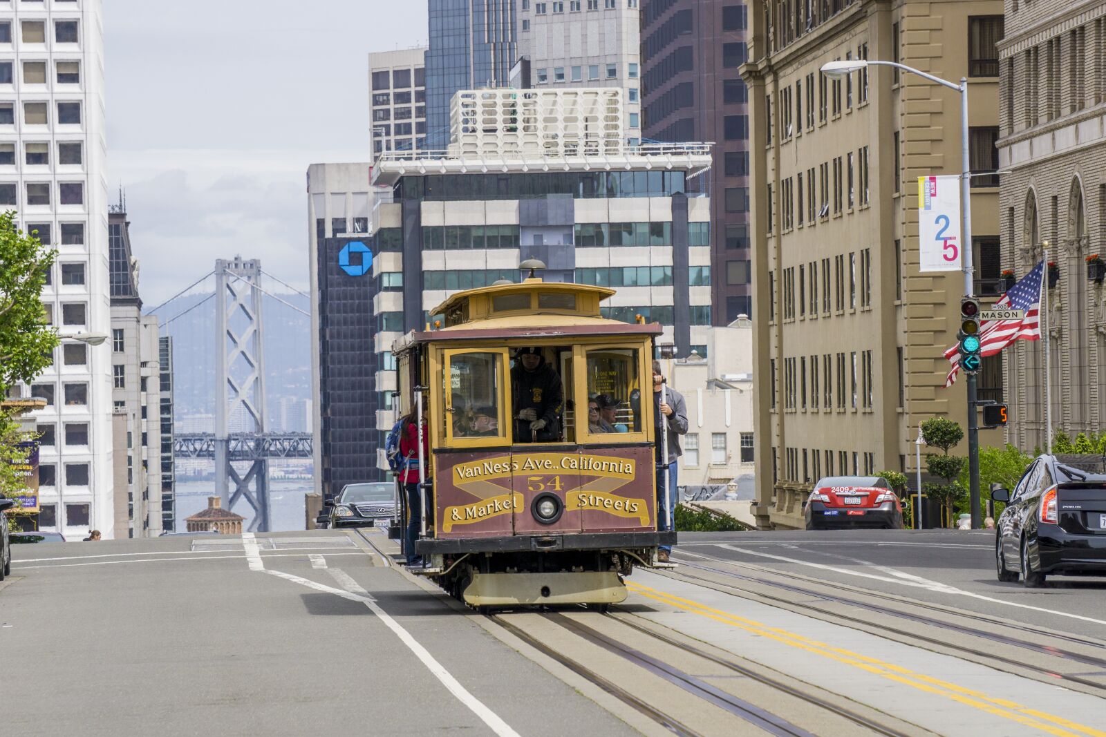 Sony E 55-210mm F4.5-6.3 OSS sample photo. Cable car, trolley, cable photography