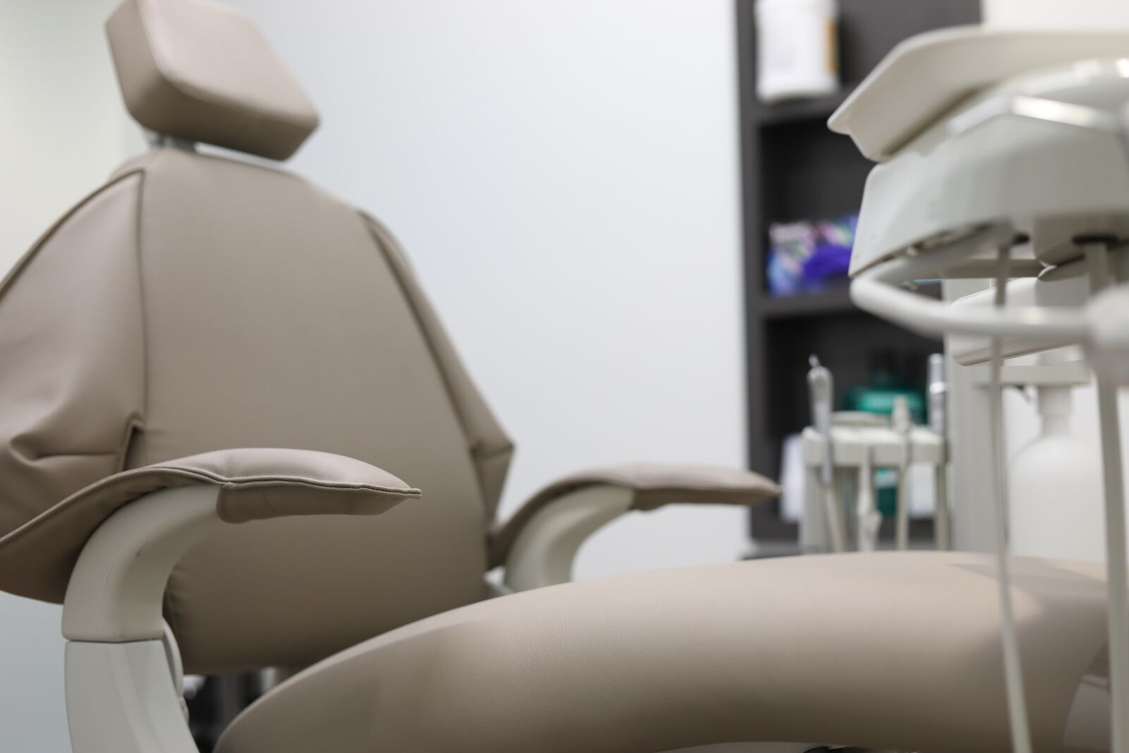 Canon EOS 5D Mark IV sample photo. Medical, dental, furniture photography