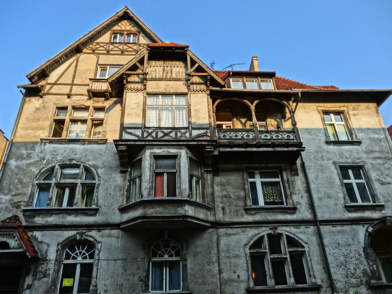 Sony Cyber-shot DSC-HX20V sample photo. Bydgoszcz, house, building photography