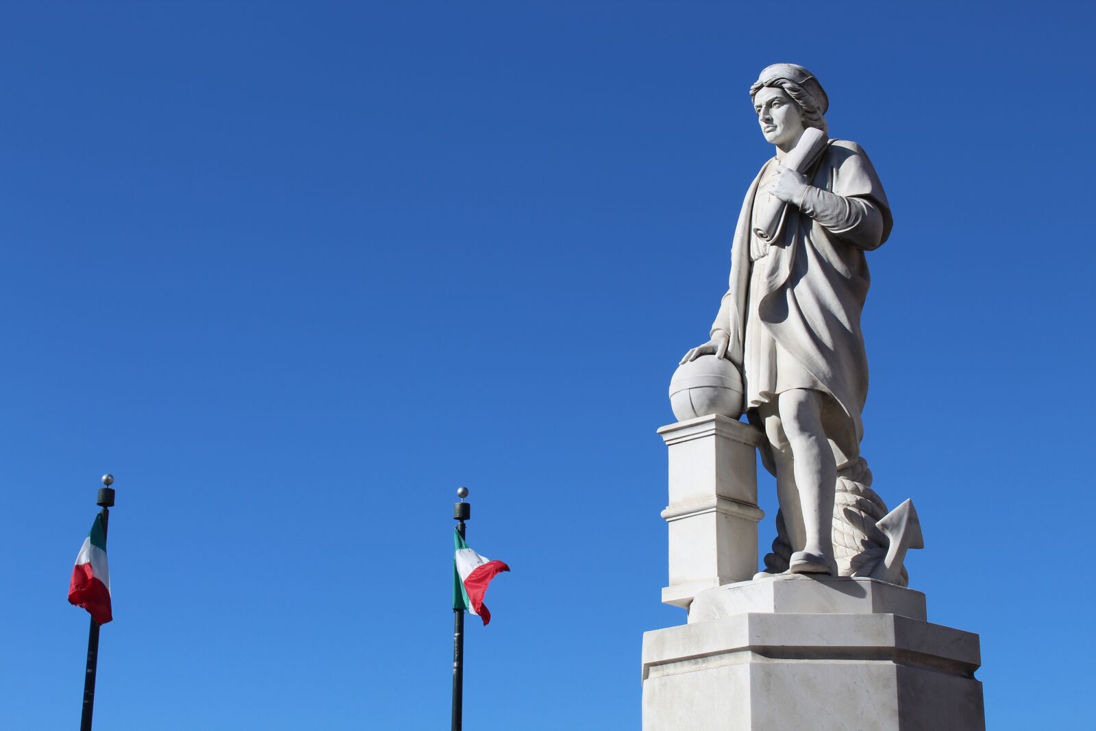 Canon EOS 1300D (EOS Rebel T6 / EOS Kiss X80) sample photo. Sky, statue, architecture photography