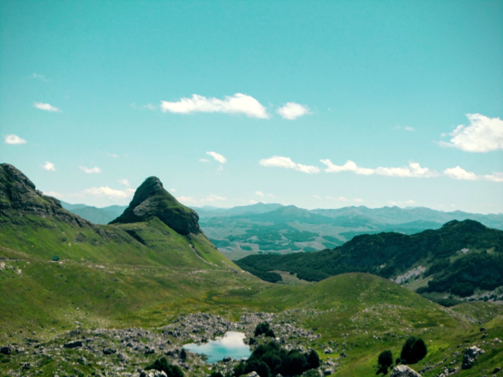 Samsung ST200 / ST200F / ST201 / ST201F / ST205F sample photo. Alone, mountain, peak, sky photography