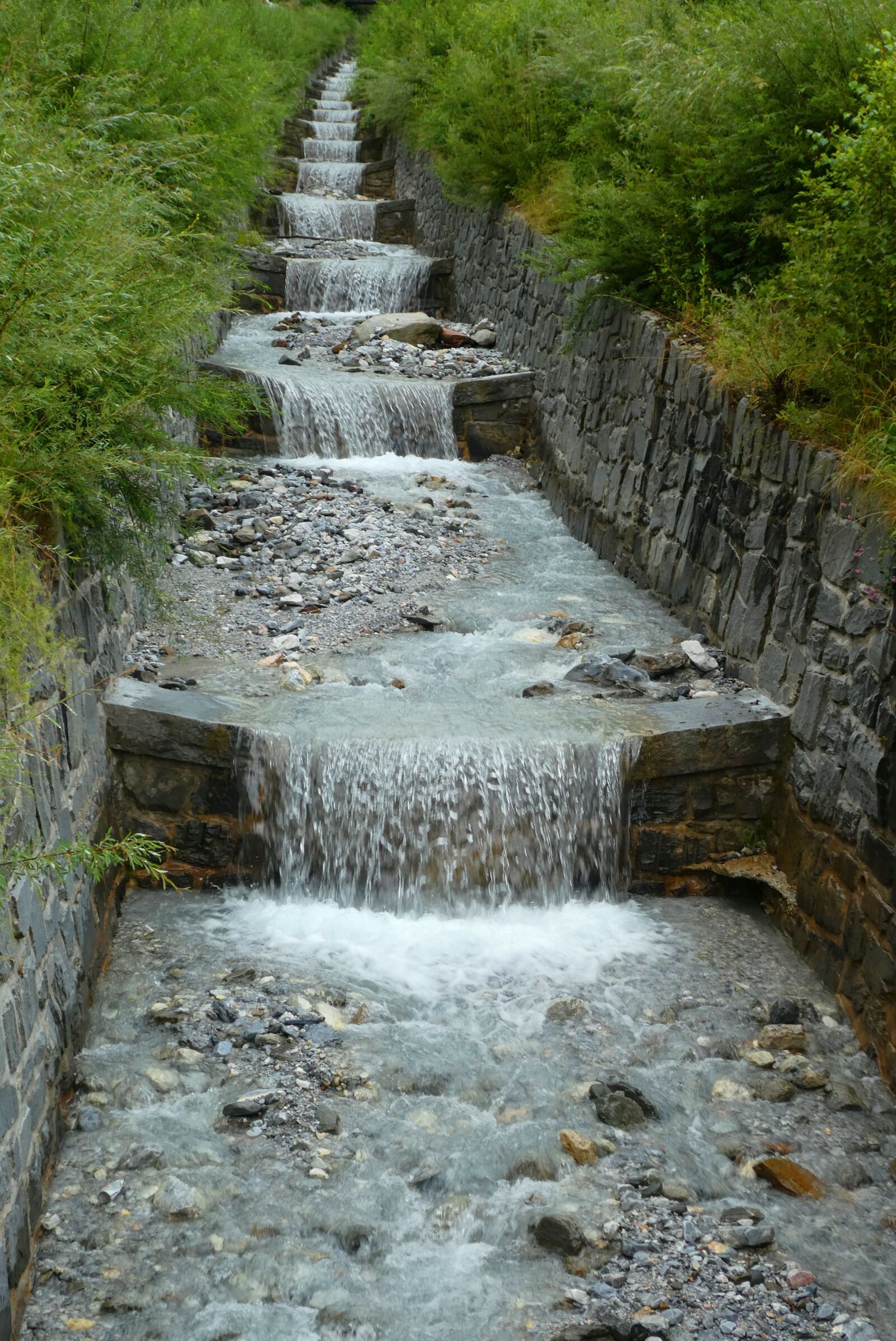 Panasonic Lumix DC-ZS70 (Lumix DC-TZ90) sample photo. Waterway, brook, cascade photography