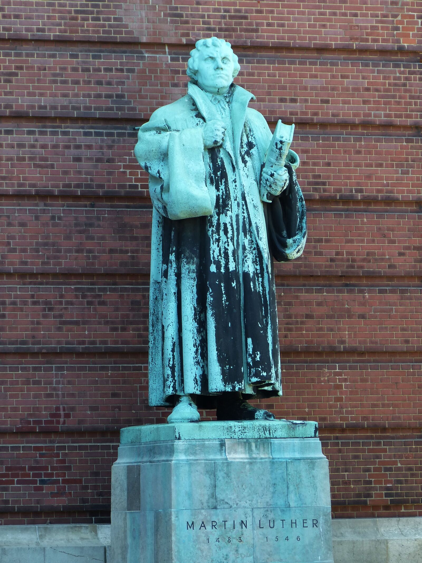 Panasonic Lumix DMC-FZ150 sample photo. Luther, martin luther, monument photography