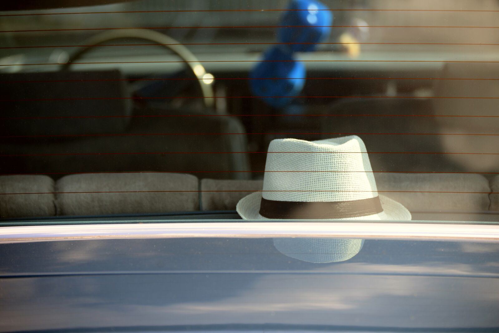 Nikon D610 sample photo. Auto, rear window, parcel photography