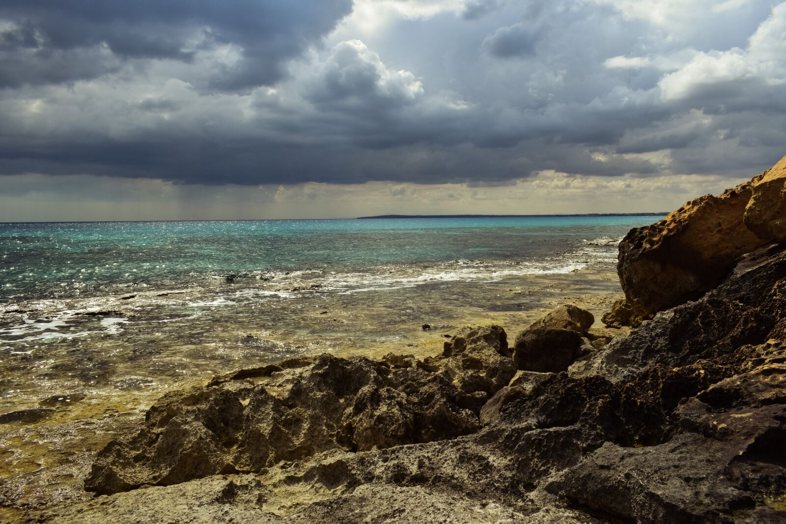 Nikon D3300 sample photo. Seashore, sea, sky photography