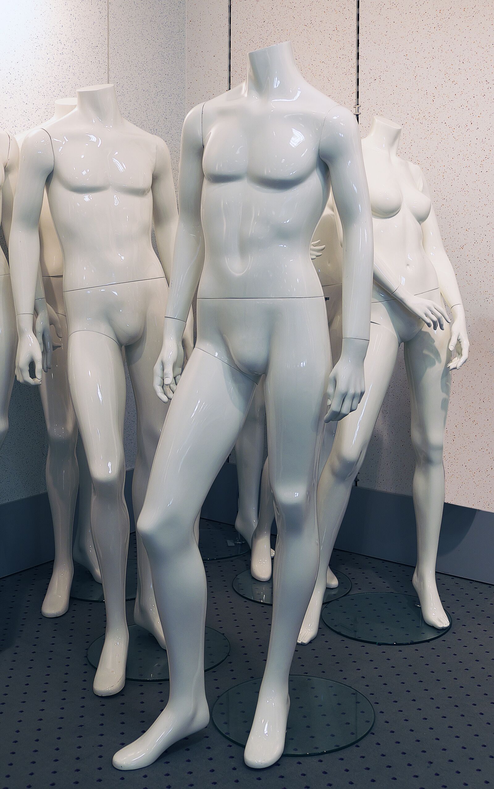 Panasonic Lumix DMC-FZ1000 sample photo. Mannequin, standing, display dummy photography