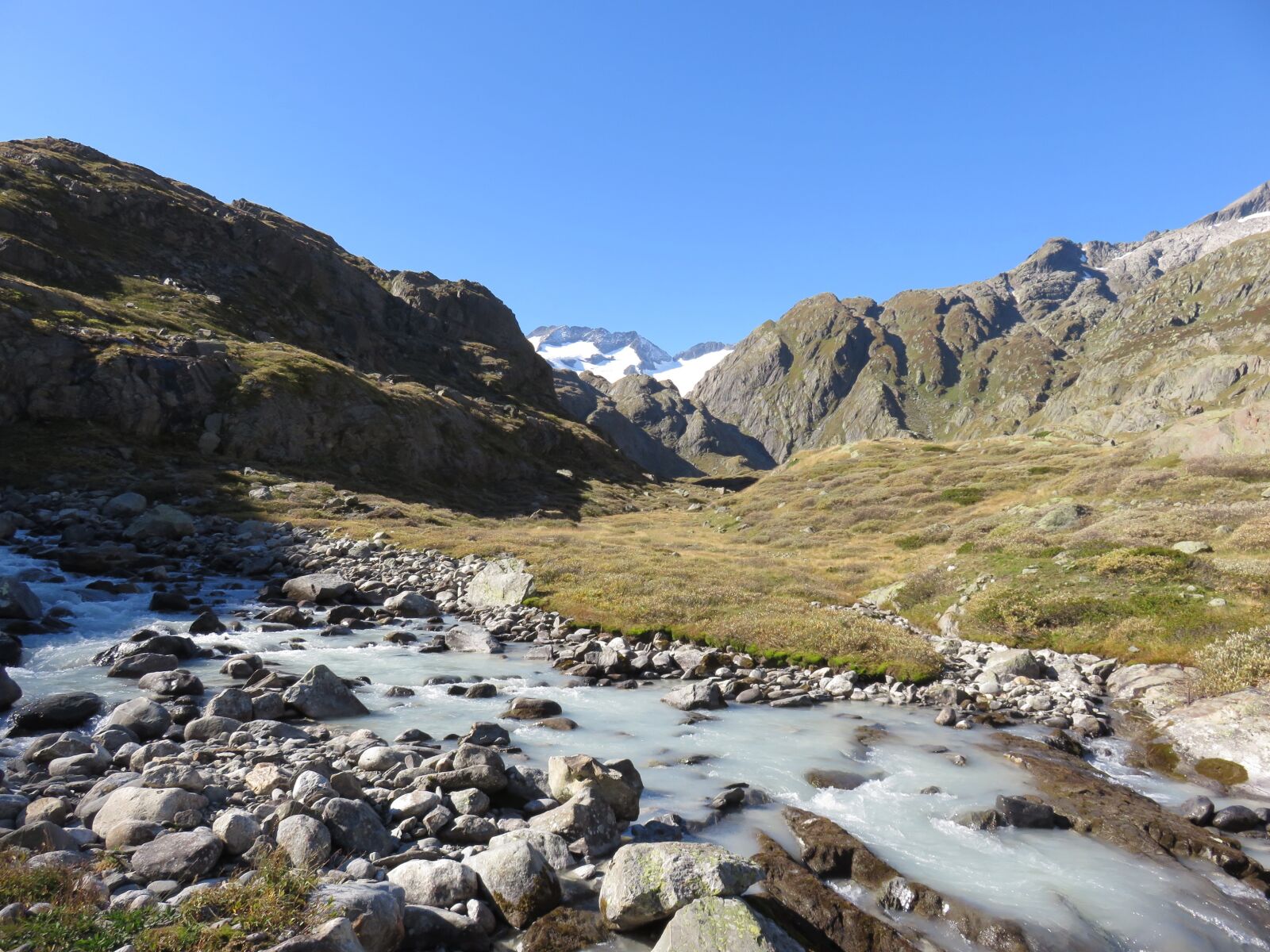 Canon PowerShot SX700 HS sample photo. Mountain river, mountains, landscape photography