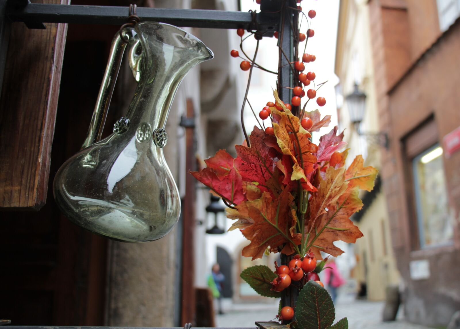 Canon EOS 550D (EOS Rebel T2i / EOS Kiss X4) sample photo. Bouquet, glass, ornament photography
