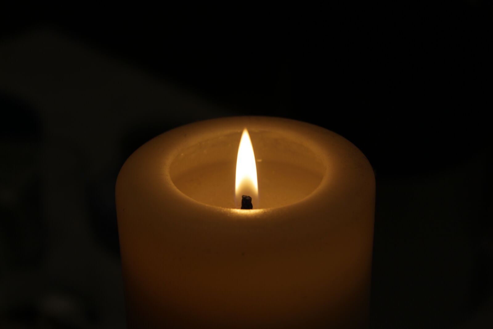 Canon EOS 1300D (EOS Rebel T6 / EOS Kiss X80) sample photo. The flame, candle, the photography