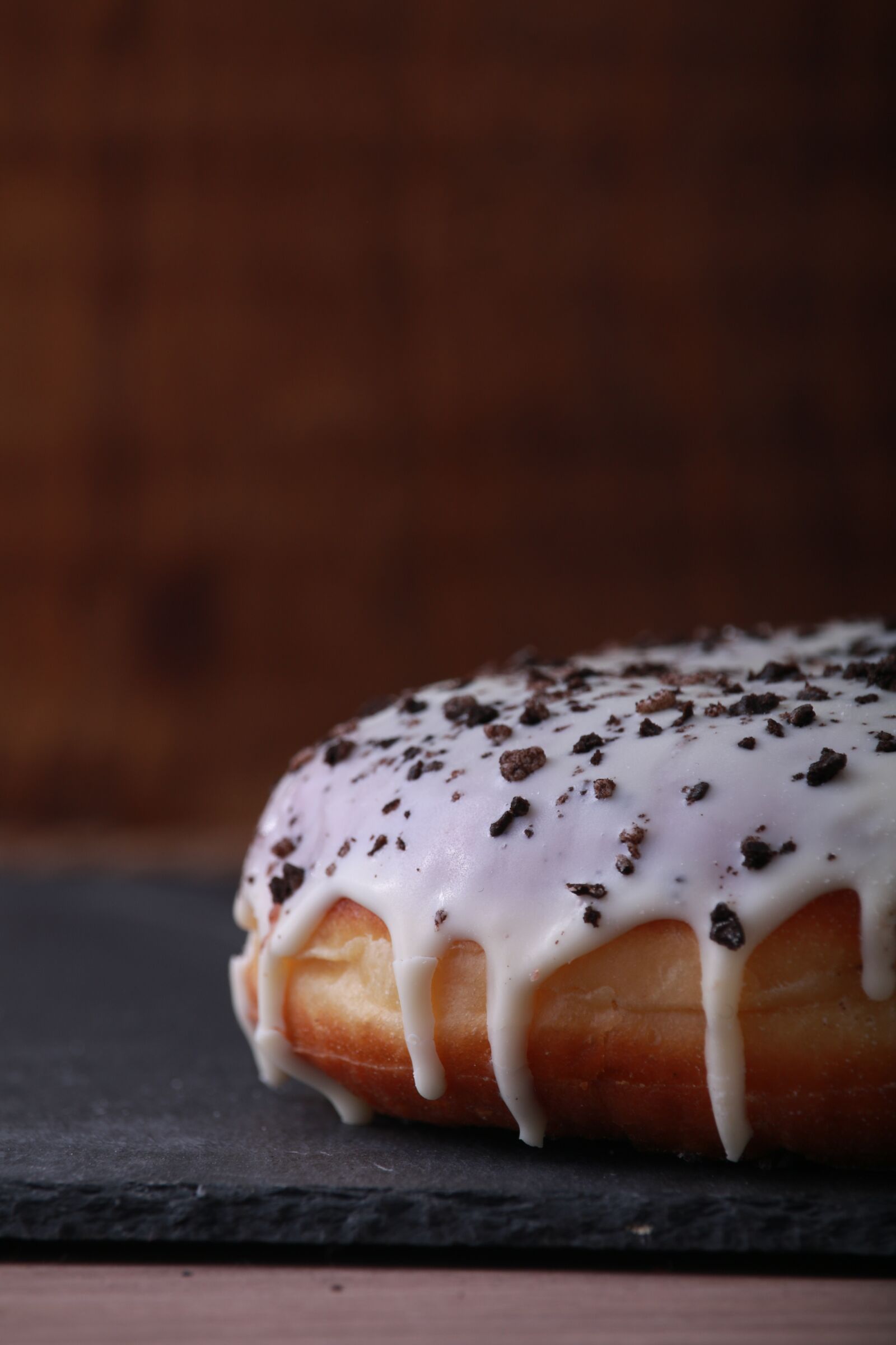 Canon EOS 70D + Canon EF-S 55-250mm F4-5.6 IS STM sample photo. Oreo, donut, food photography