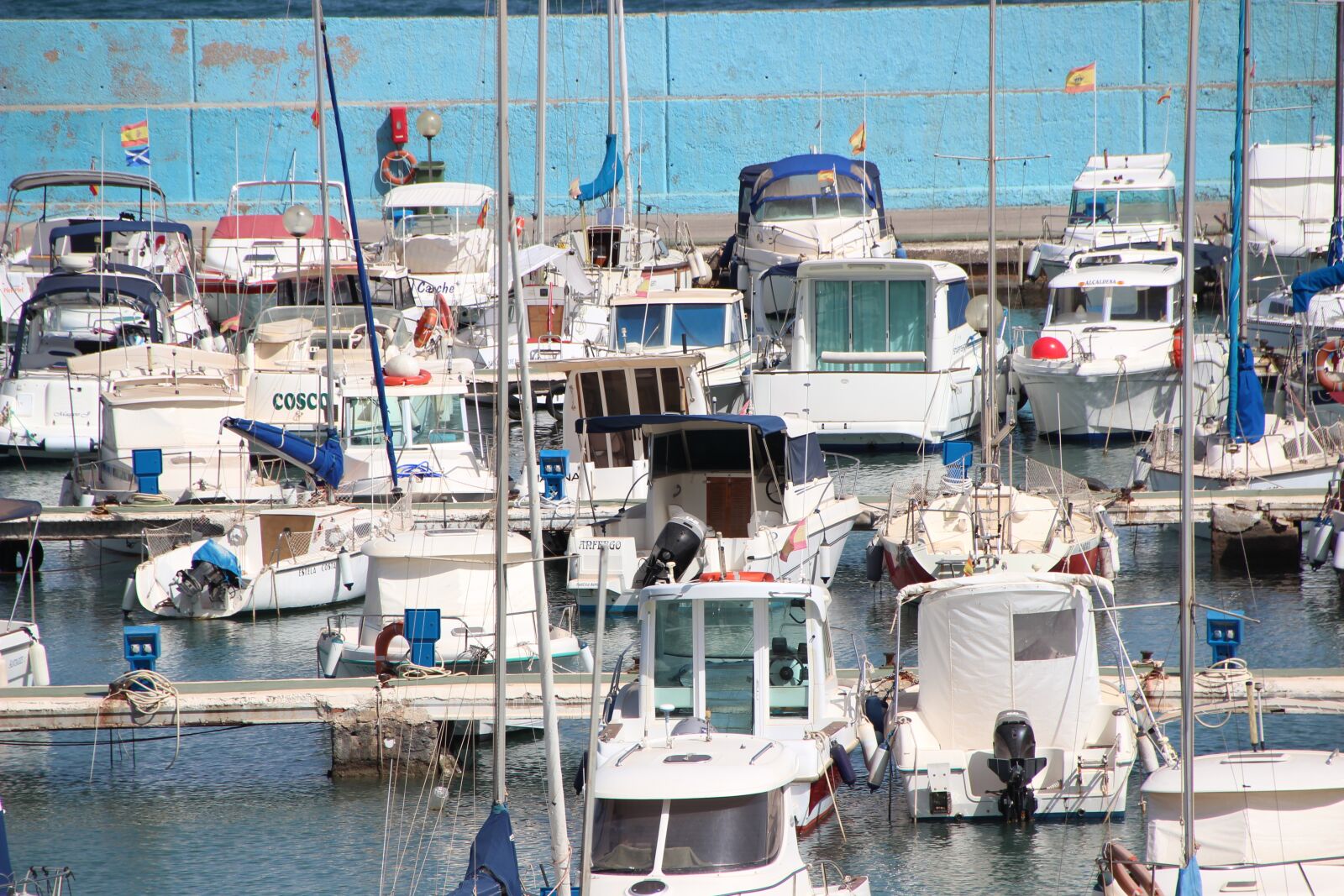 Canon EOS 600D (Rebel EOS T3i / EOS Kiss X5) sample photo. Boats, yachts, marina photography
