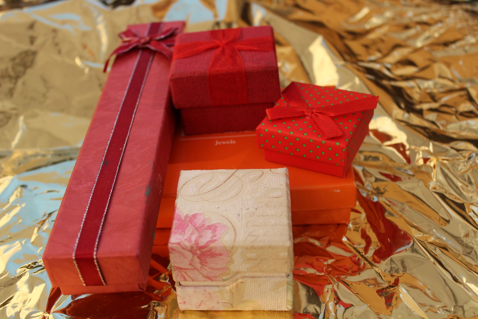 Canon EOS 1300D (EOS Rebel T6 / EOS Kiss X80) sample photo. Gift, gifts, birthday photography