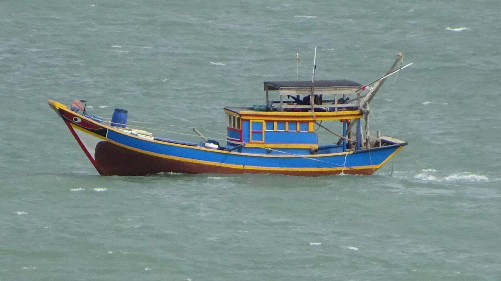Sony Cyber-shot DSC-WX350 sample photo. Vietnam, boat, blue photography