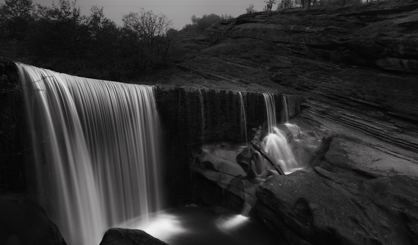Nikon D5300 + Tokina AT-X Pro 11-16mm F2.8 DX II sample photo. Waterfall, river, old bridge photography