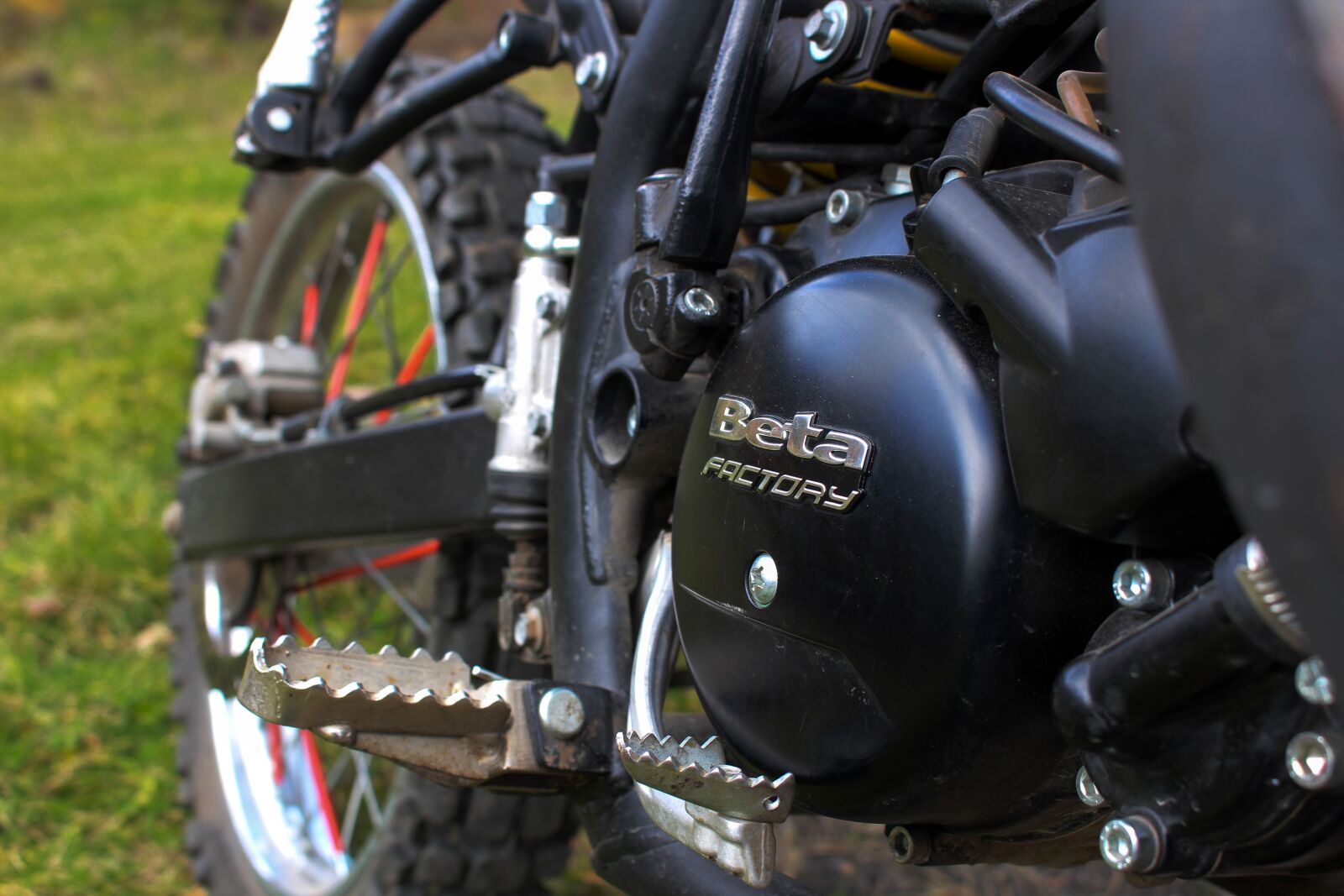 Canon EOS 700D (EOS Rebel T5i / EOS Kiss X7i) sample photo. Motor, enduro, nature photography