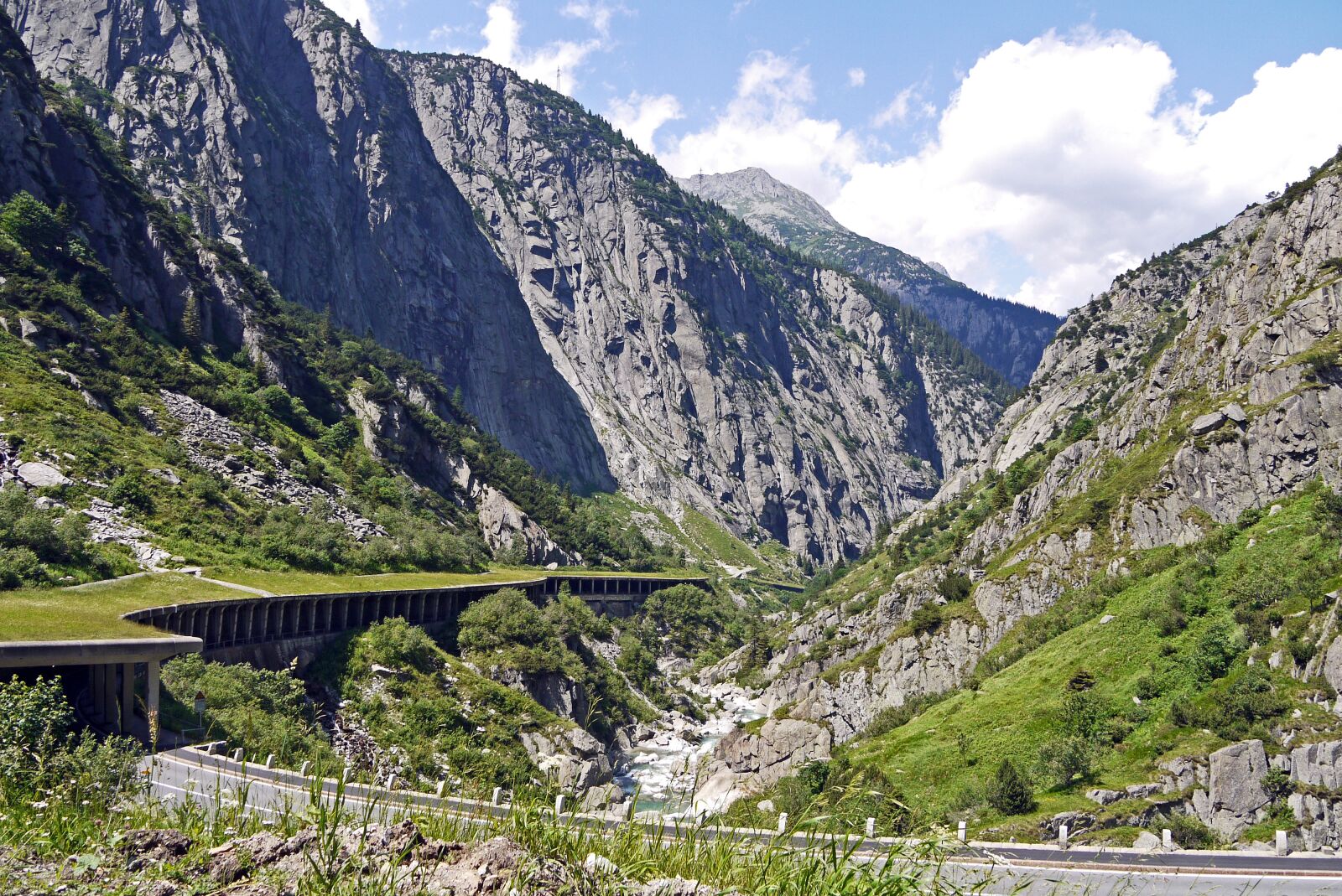 Panasonic Lumix DMC-G1 sample photo. Switzerland, gotthard, sch llenen photography