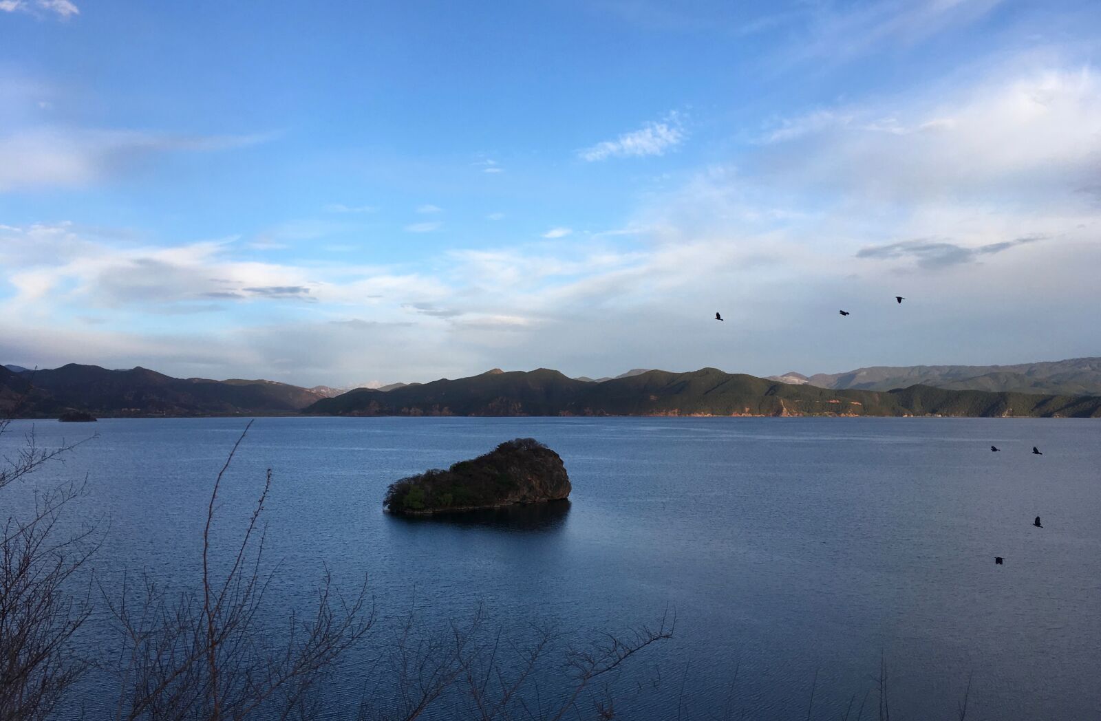Apple iPhone SE sample photo. Lugu lake, small luo photography
