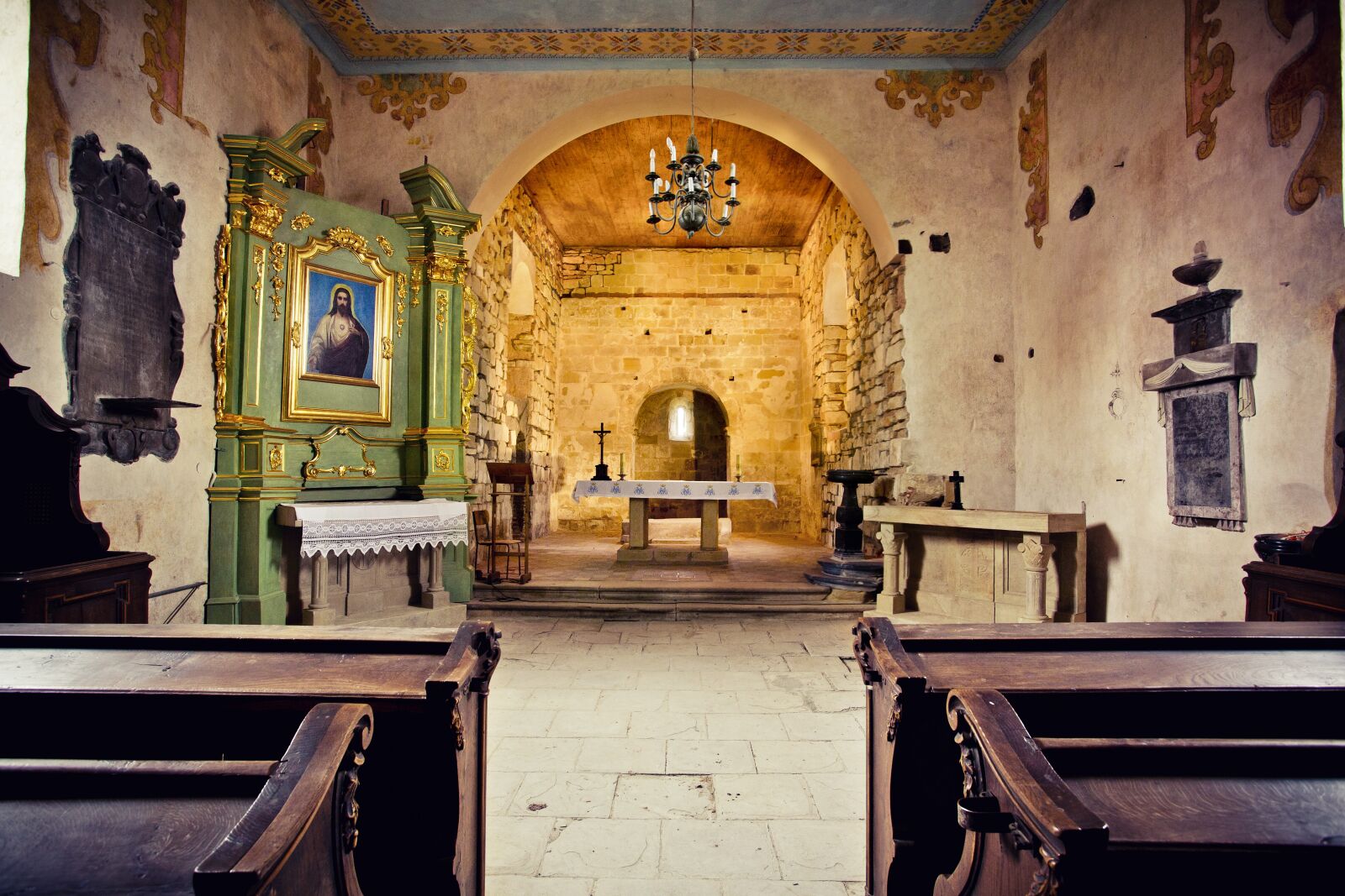 Canon EF 17-40mm F4L USM sample photo. Dziekanowice, church, romance photography