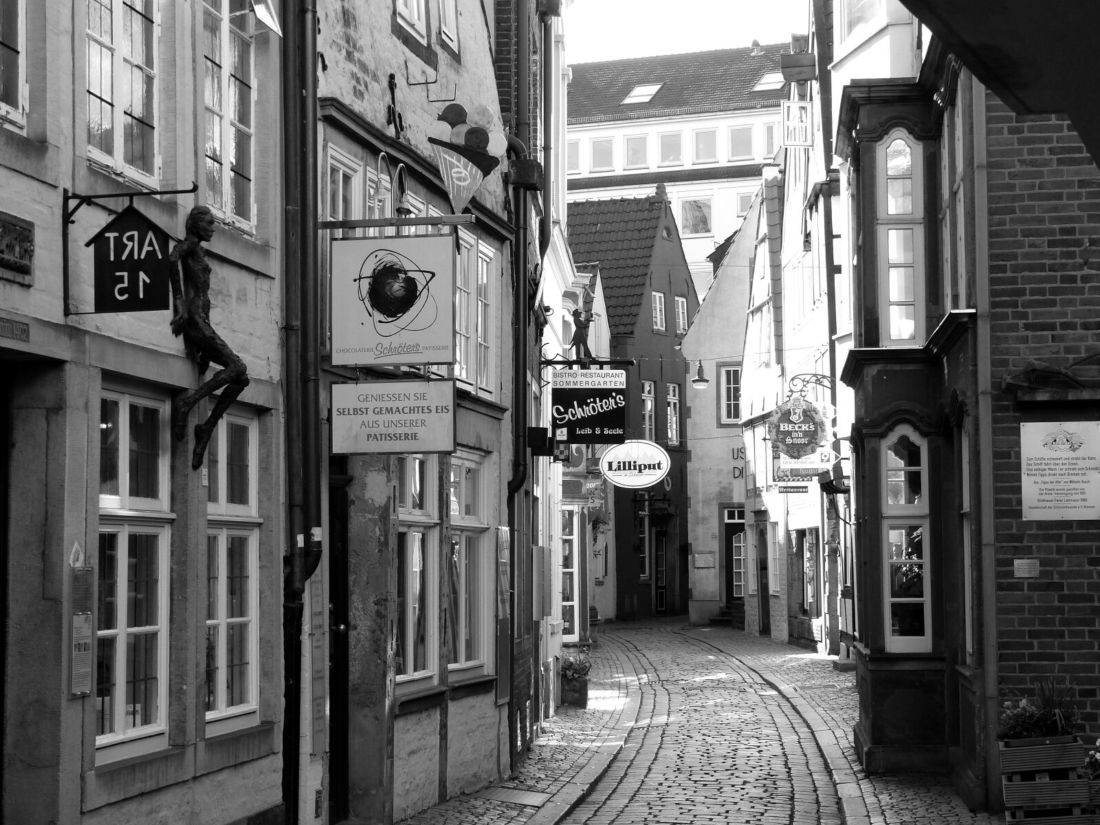 Panasonic Lumix DMC-FZ200 sample photo. Bremen schnoor, historic center photography