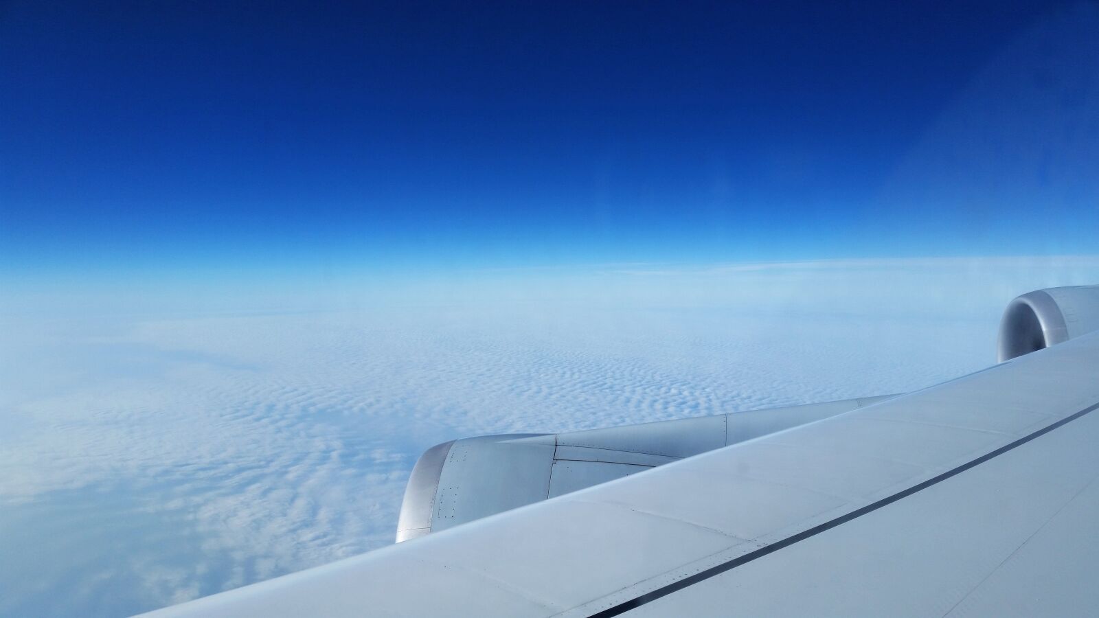 Samsung Galaxy S5 sample photo. Aircraft, above the clouds photography