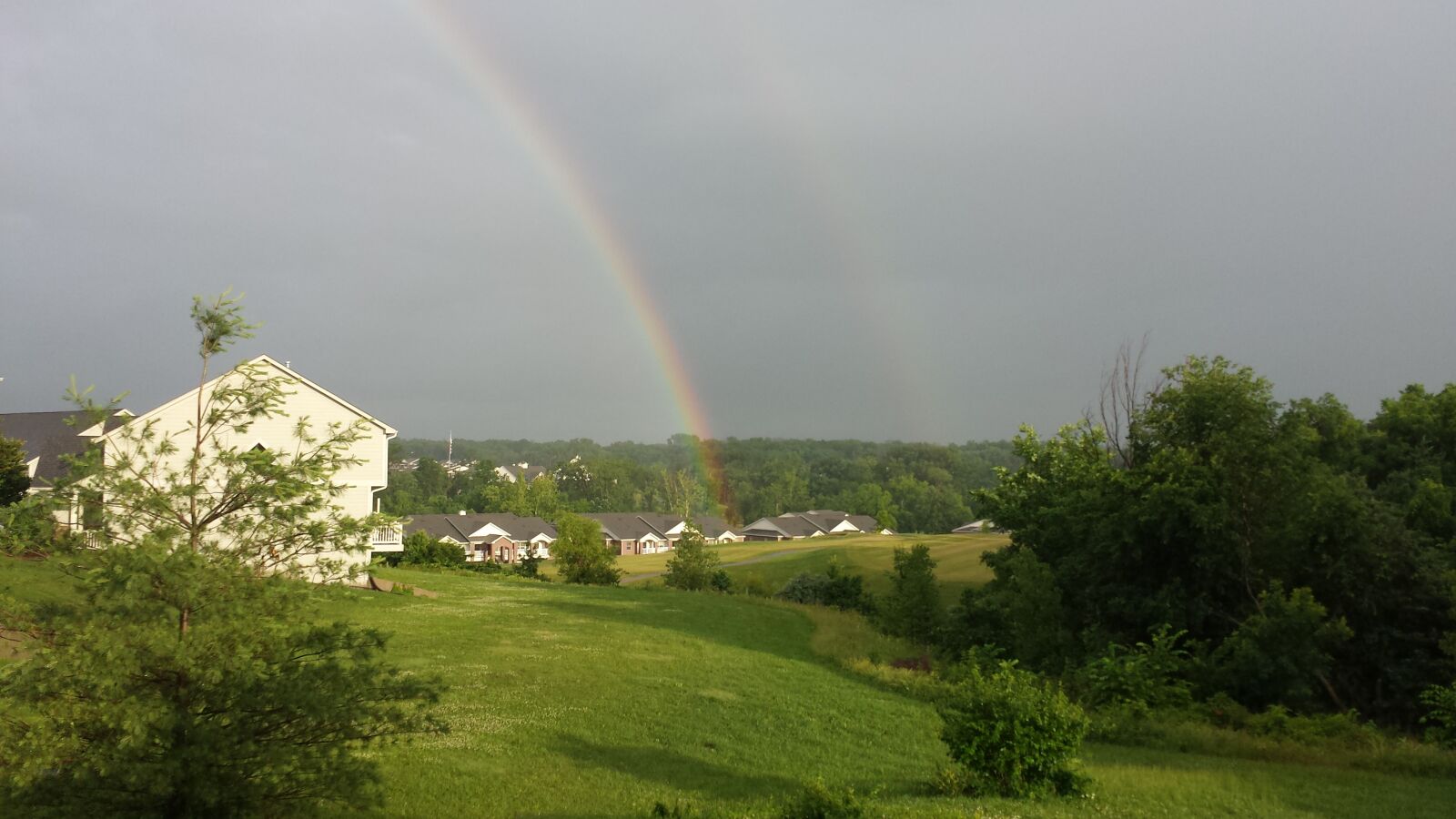 Samsung Galaxy S4 sample photo. Rainbows, double rainbows, after photography