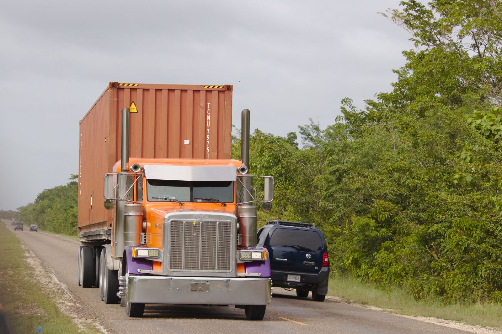 Canon EF-S 55-250mm F4-5.6 IS STM sample photo. Truck, semi, tractor photography
