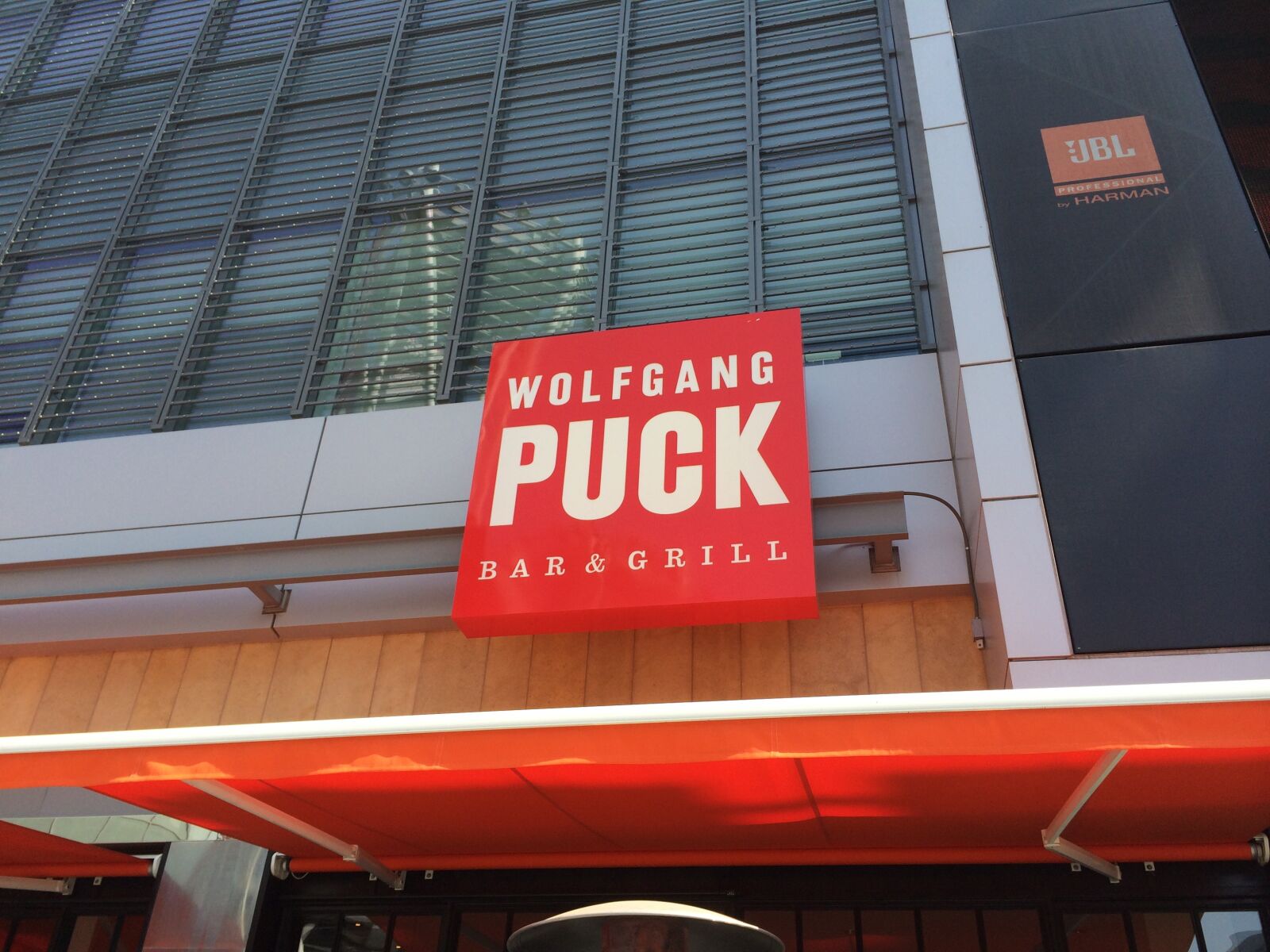 iPhone 5s back camera 4.12mm f/2.2 sample photo. Korean, sauna, men photography