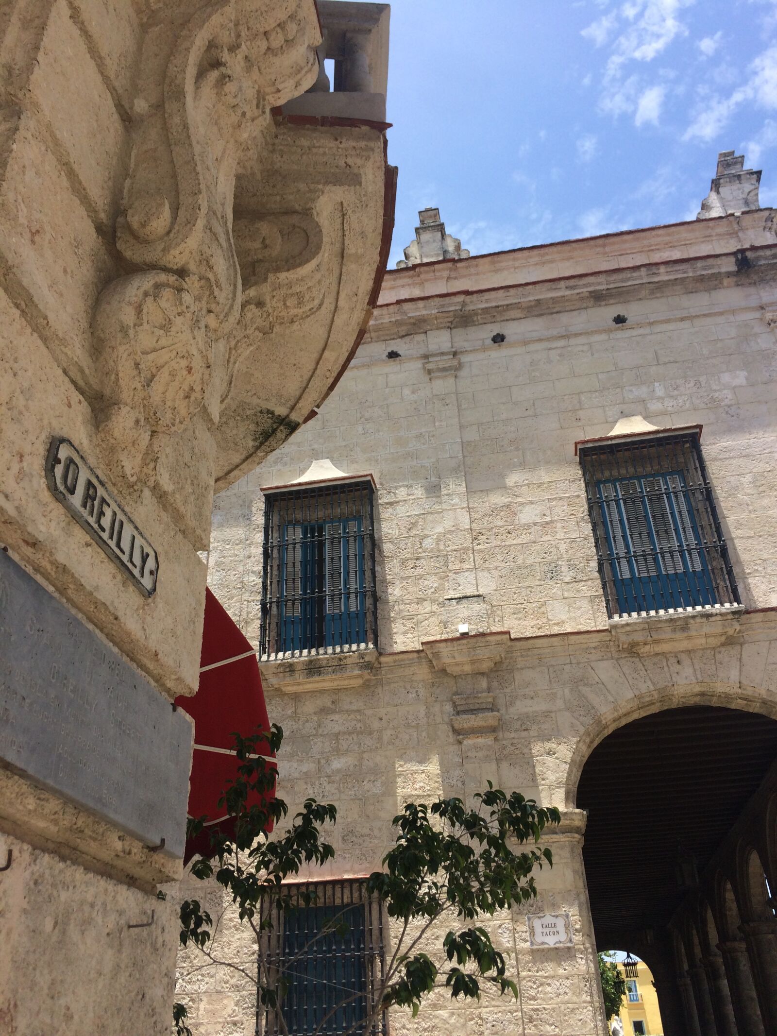 iPhone 5s back camera 4.15mm f/2.2 sample photo. Havana, cuba, old photography