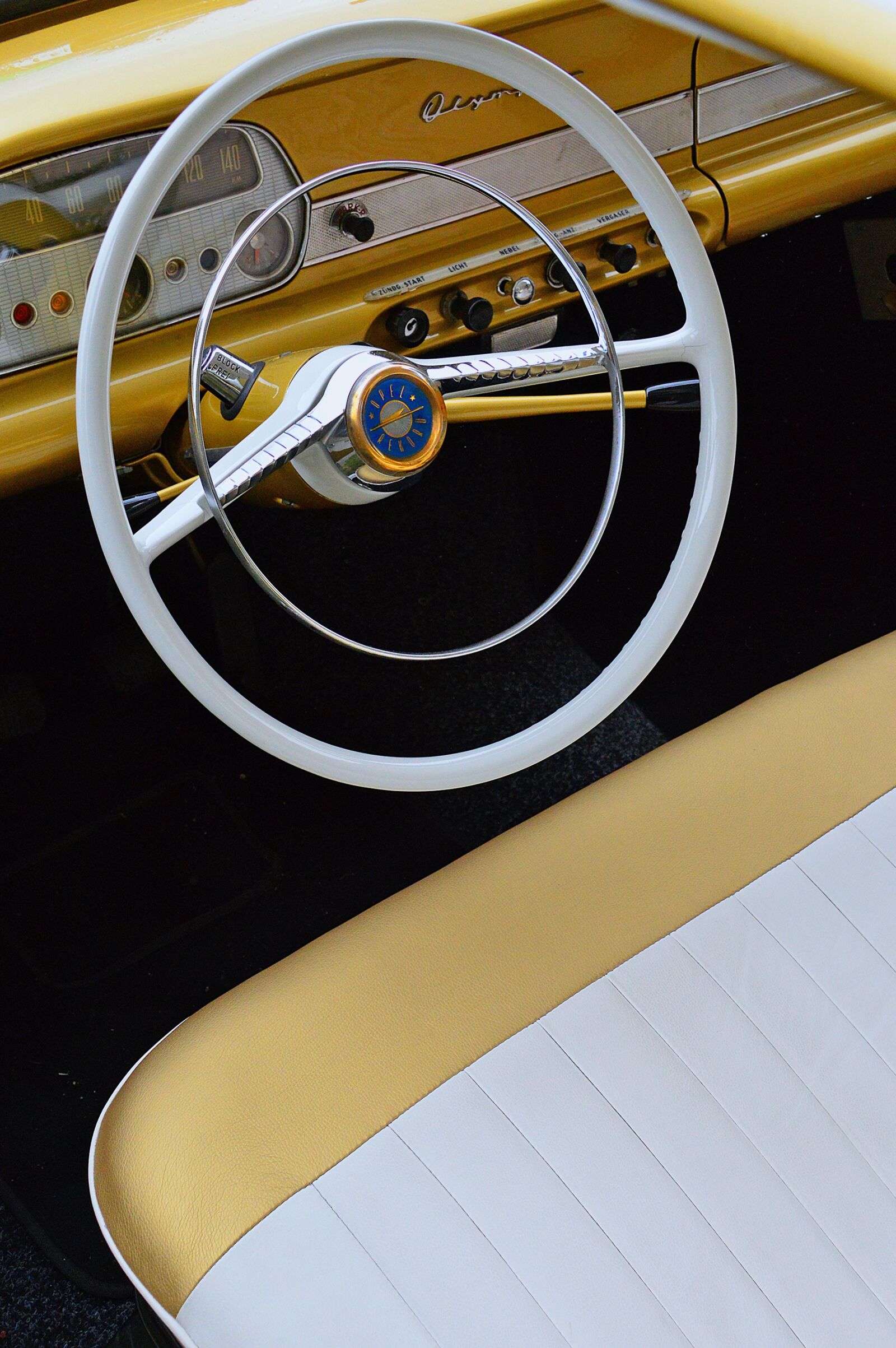 Nikon D3200 sample photo. Car, oldtimer, yellow photography