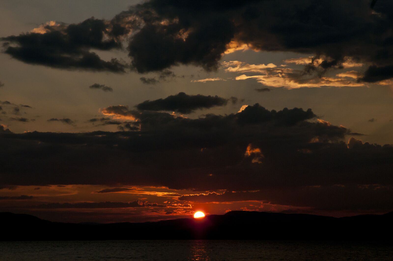 Nikon D300 sample photo. Sunset, lake, beaumont provincial photography