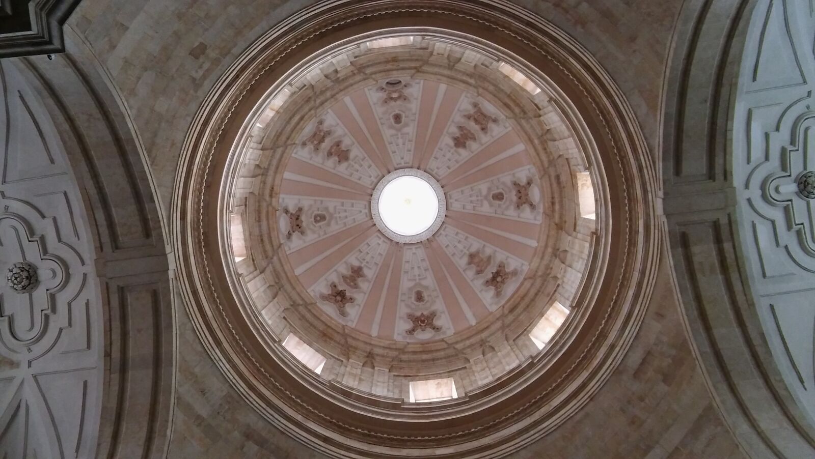 LG G4C sample photo. Salamanca, dome, church photography