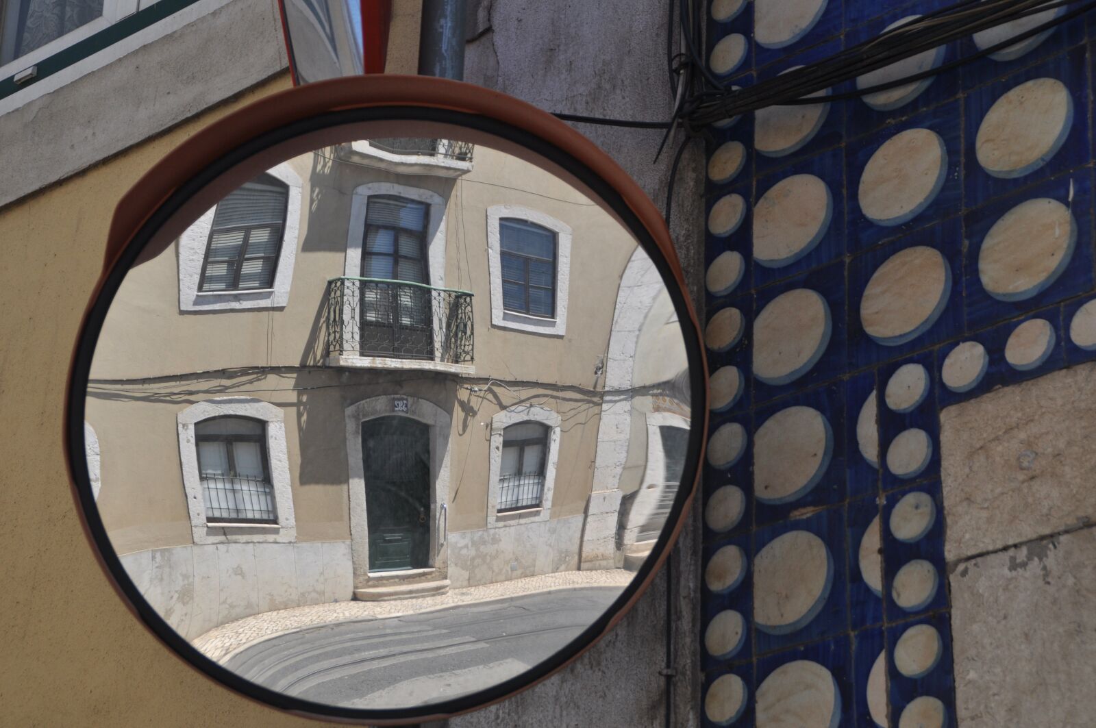 Nikon D5000 sample photo. Mirror, house facade, mirroring photography