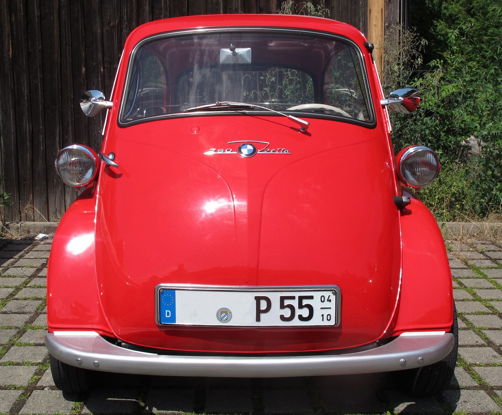 Canon PowerShot G12 sample photo. Oldtimer, bmw isetta, isetta photography