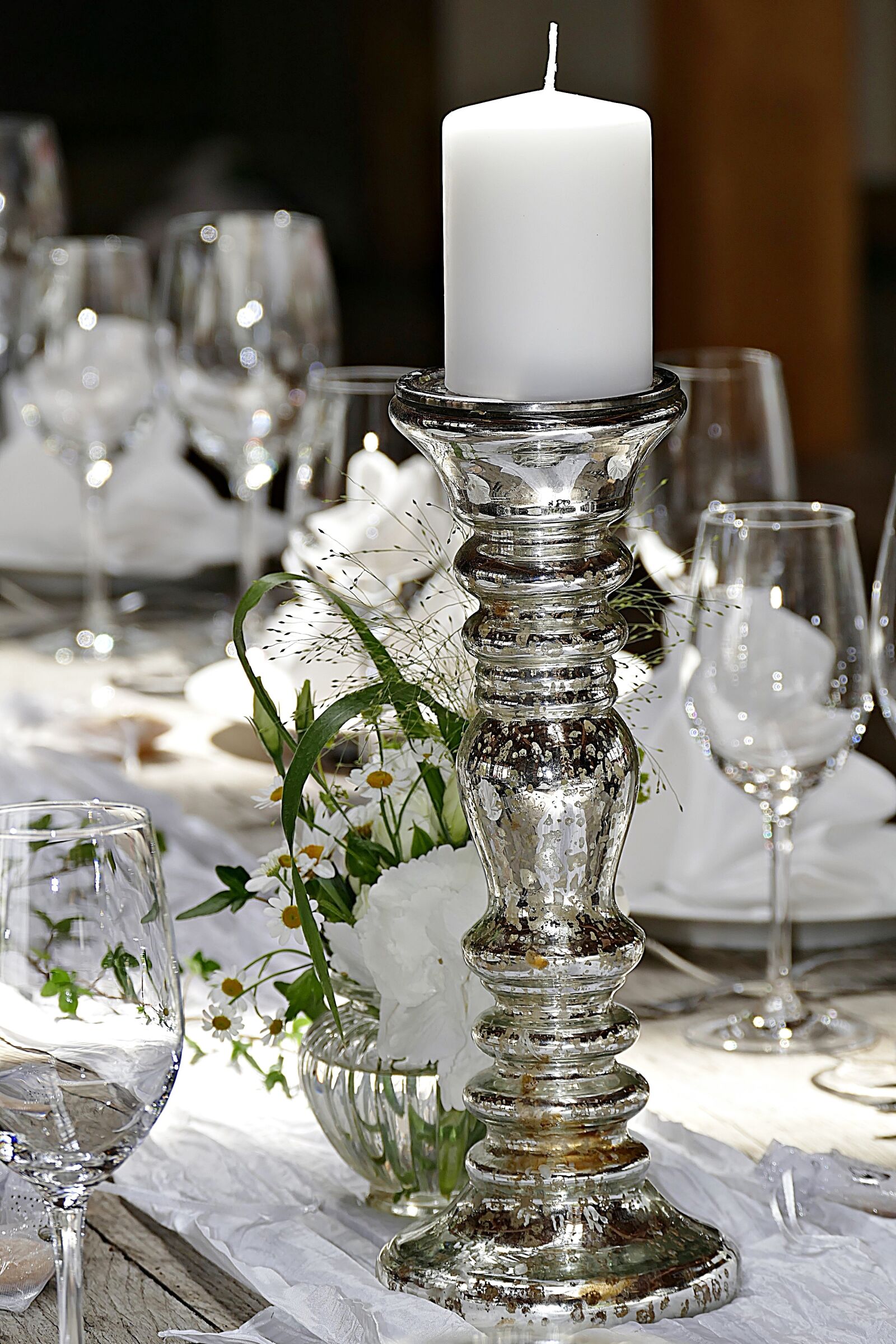 Panasonic Lumix DMC-FZ1000 sample photo. Wedding, candle holders, banquet photography