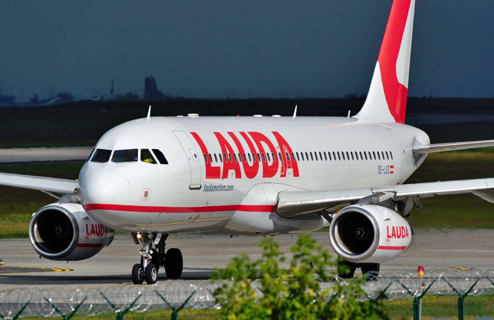 Nikon D5200 sample photo. Aircraft, flight, transport photography