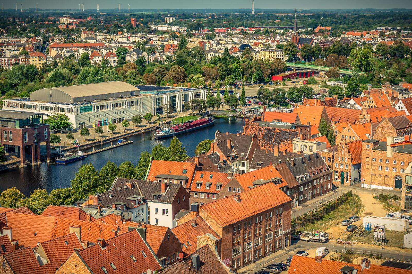 Sony a7 II + Sony FE 28-70mm F3.5-5.6 OSS sample photo. L beck, hanseatic city photography