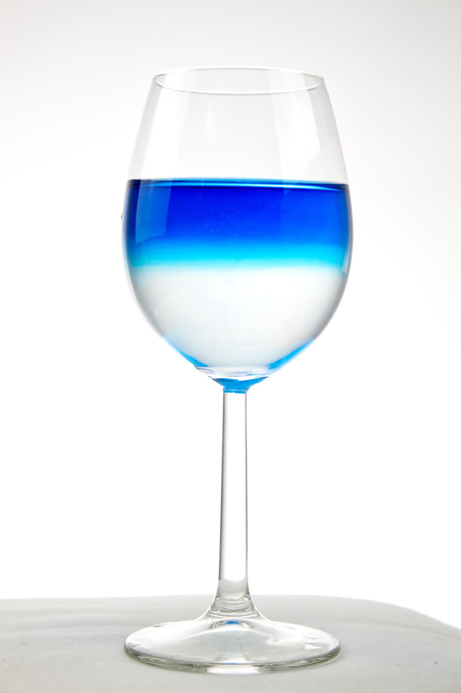 Canon EOS 1300D (EOS Rebel T6 / EOS Kiss X80) sample photo. Farbenspiel, cocktail glass, liquid photography