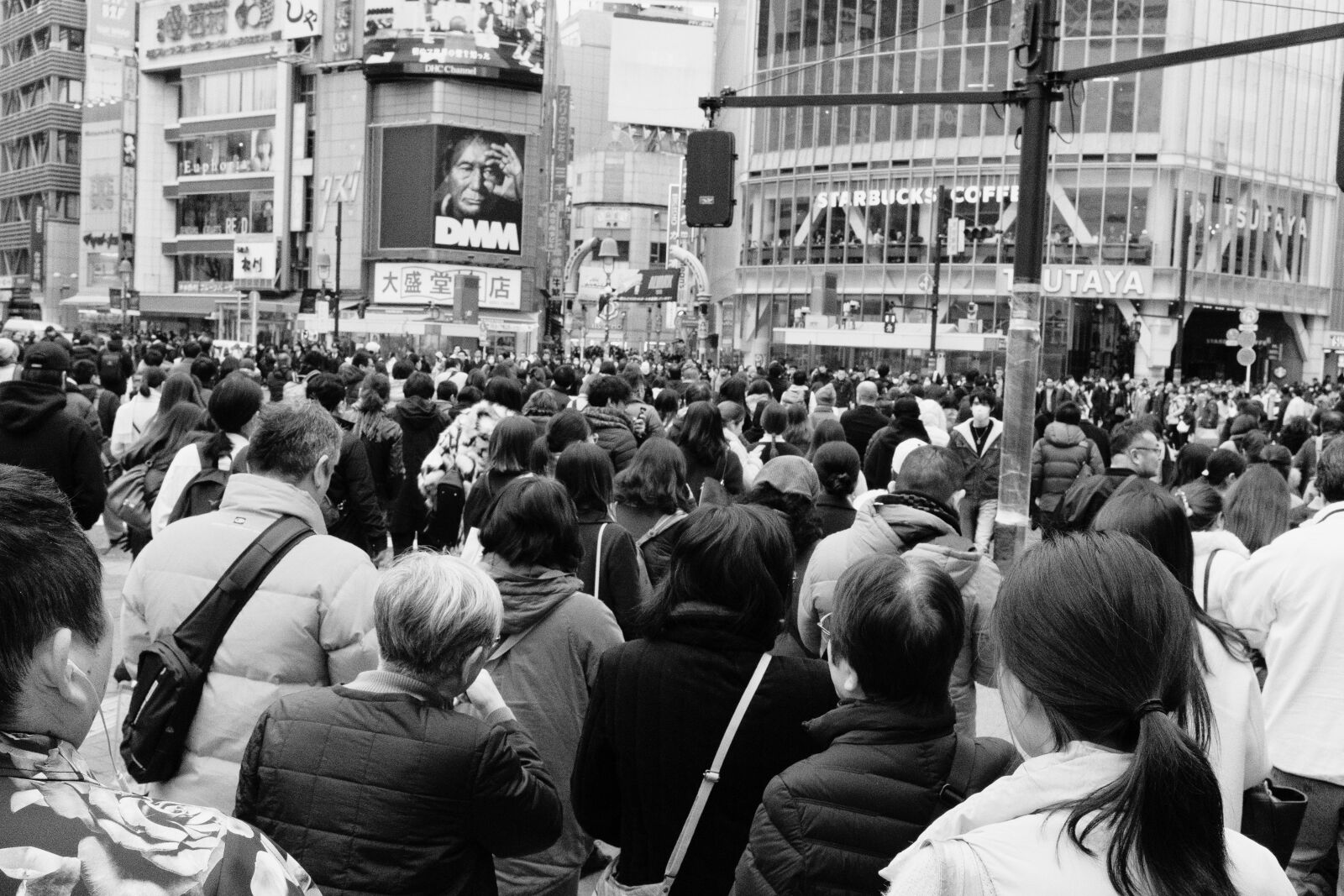 Fujifilm X100F sample photo. City, crowd, crossing photography
