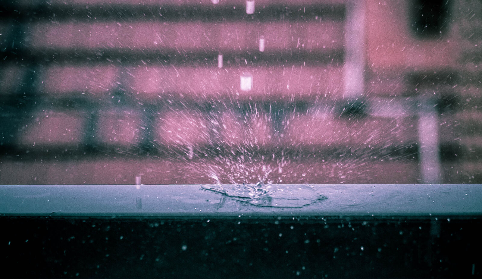 Canon EOS 650D (EOS Rebel T4i / EOS Kiss X6i) sample photo. Abstract, blur, city, color photography